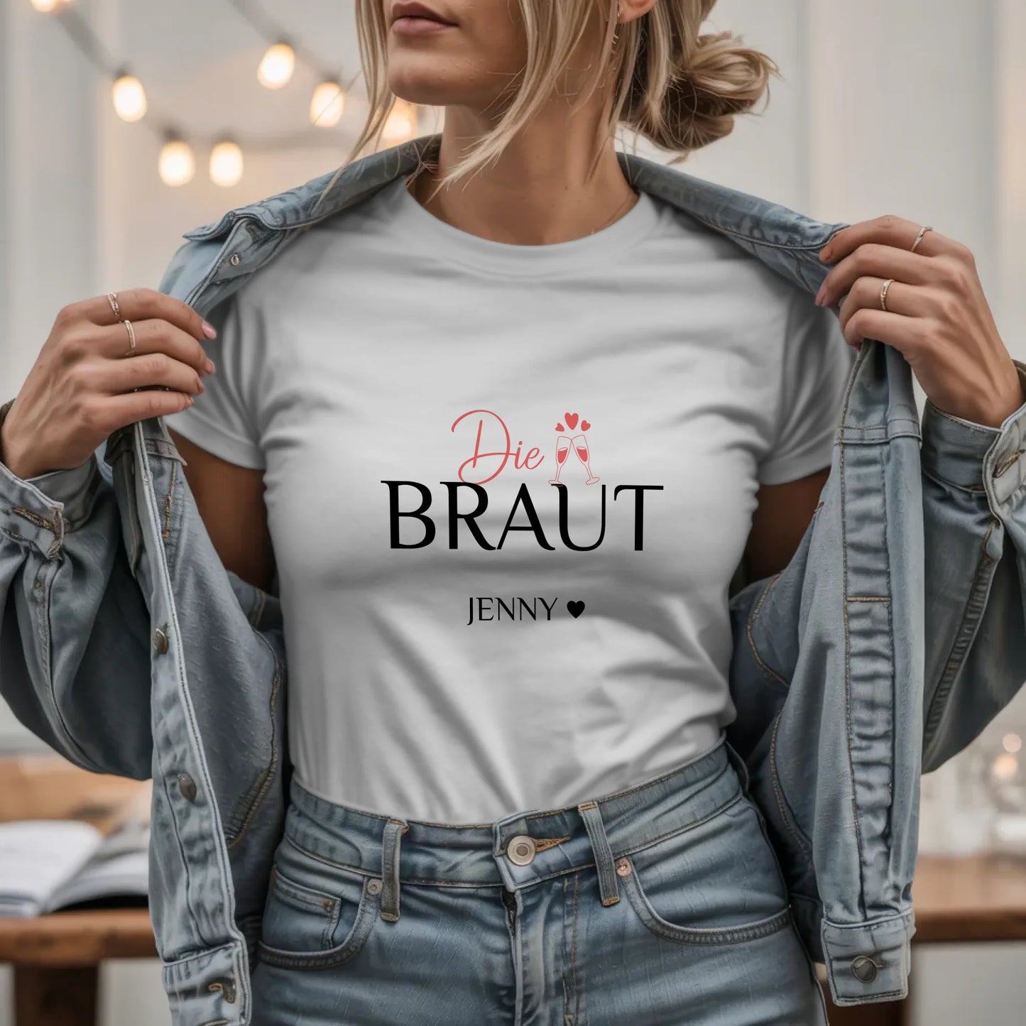 W.03.Damen-T-Shirt-Mockup-Basic HELL mit Jeansjacke