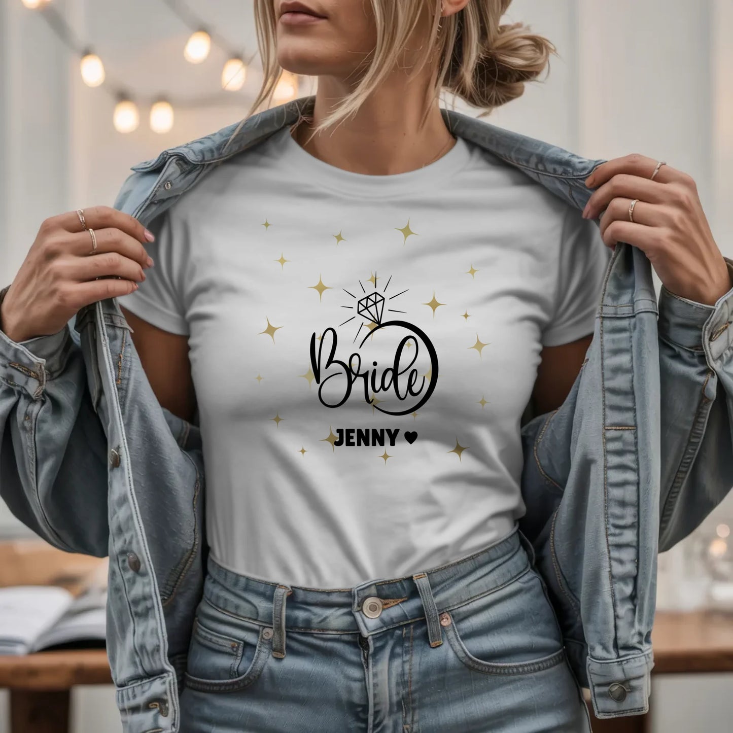W.03.Damen-T-Shirt-Mockup-Basic HELL mit Jeansjacke