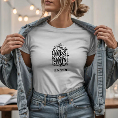 W.03.Damen-T-Shirt-Mockup-Basic HELL mit Jeansjacke