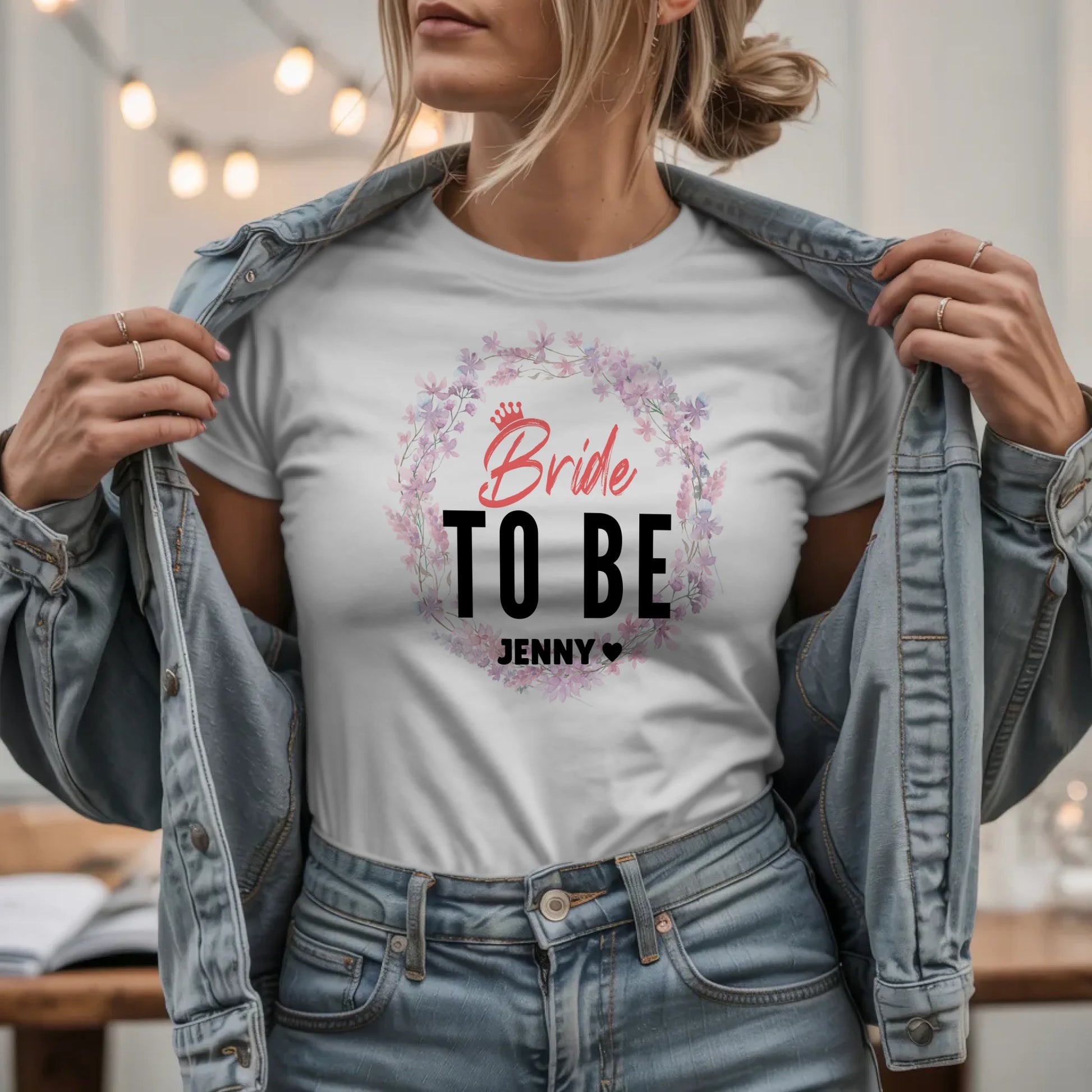 W.03.Damen-T-Shirt-Mockup-Basic HELL mit Jeansjacke