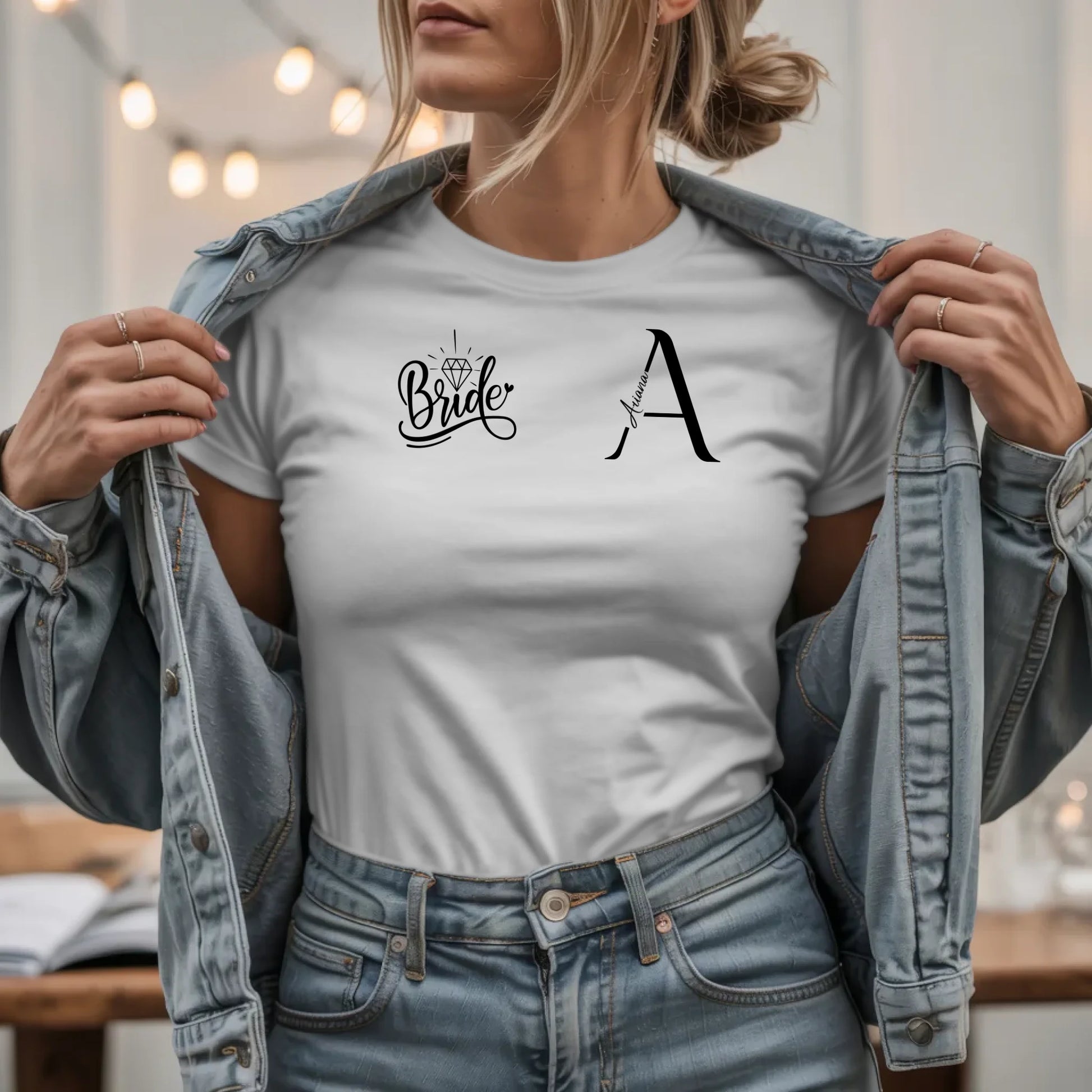 W.03.Damen-T-Shirt-Mockup-Basic HELL mit Jeansjacke