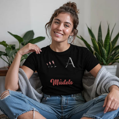 B.03.Damen-T-Shirt-Mockup-Basic-Wohnzimmer-Wolljacke---1