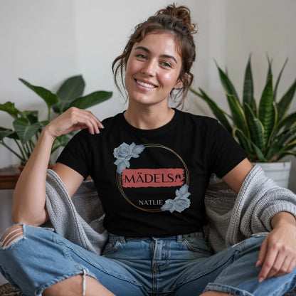 B.03.Damen-T-Shirt-Mockup-Basic-Wohnzimmer-Wolljacke---1