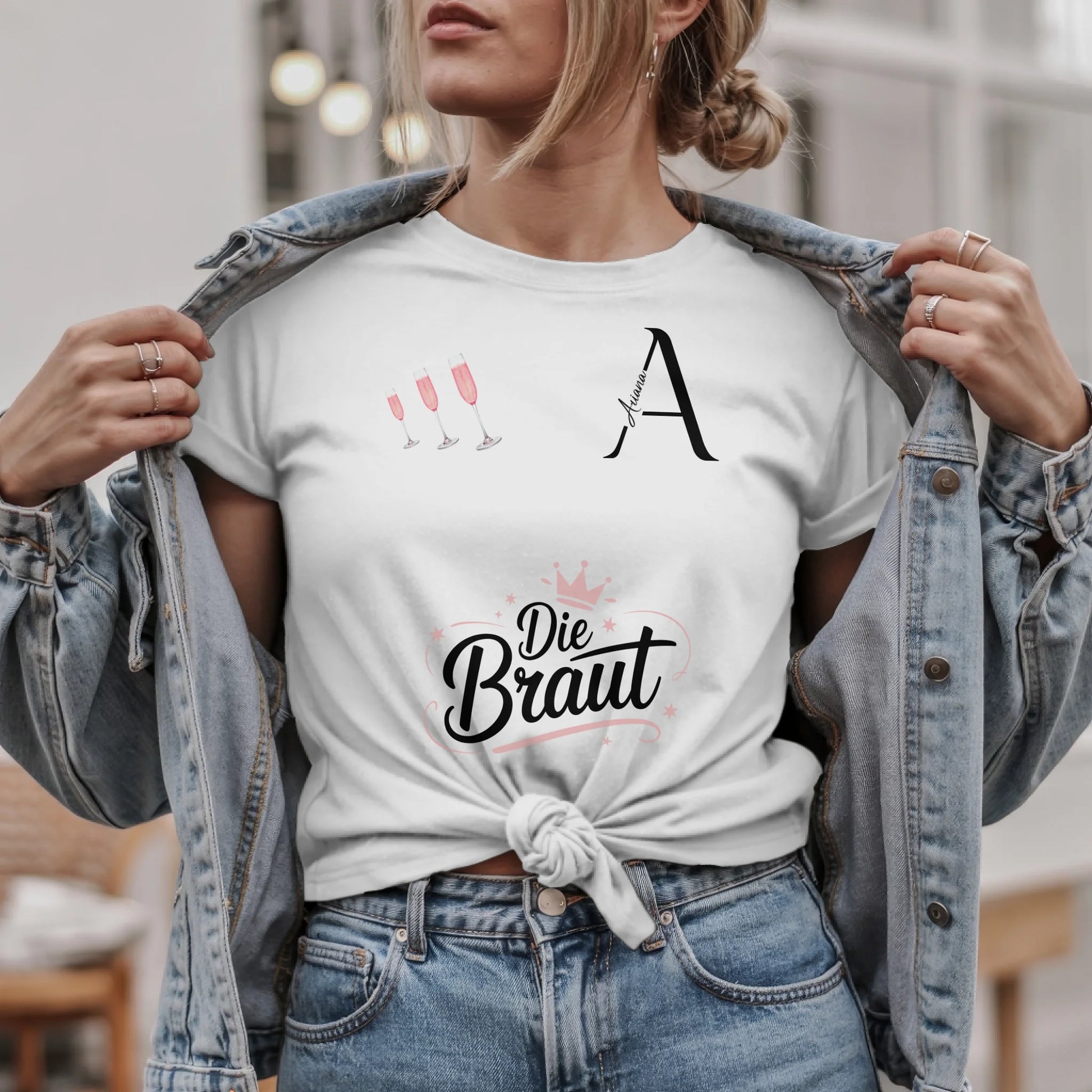 W.03.Damen-T-Shirt-Mockup-Basic HELL mit Jeansjacke