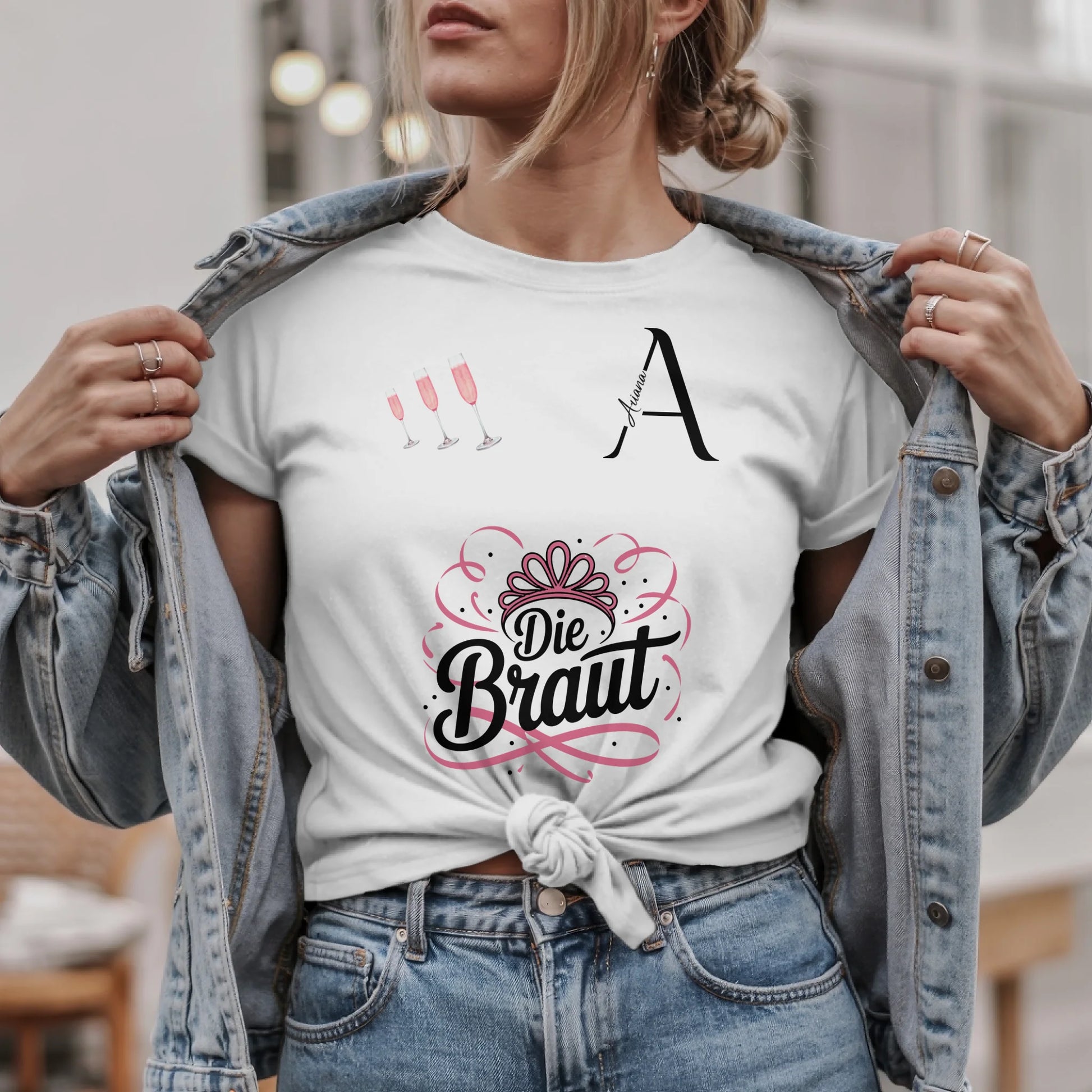 W.03.Damen-T-Shirt-Mockup-Basic HELL mit Jeansjacke