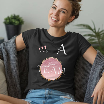 B.03.Damen-T-Shirt-Mockup-Basic-Wohnzimmer-Wolljacke---1