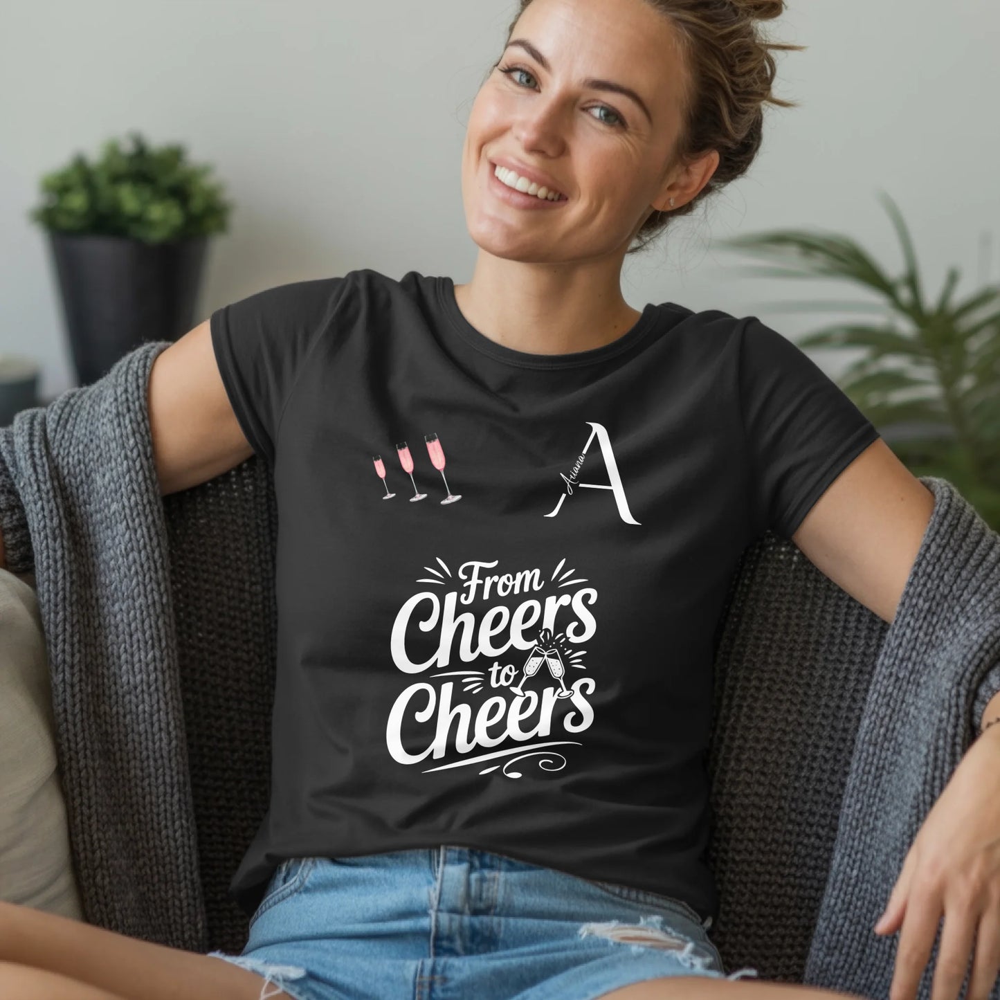 B.03.Damen-T-Shirt-Mockup-Basic-Wohnzimmer-Wolljacke---1