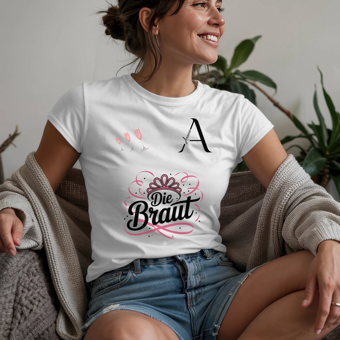 W.02.Damen-T-Shirt-Mockup-Basic-Wohnzimmer-Wolljacke---2