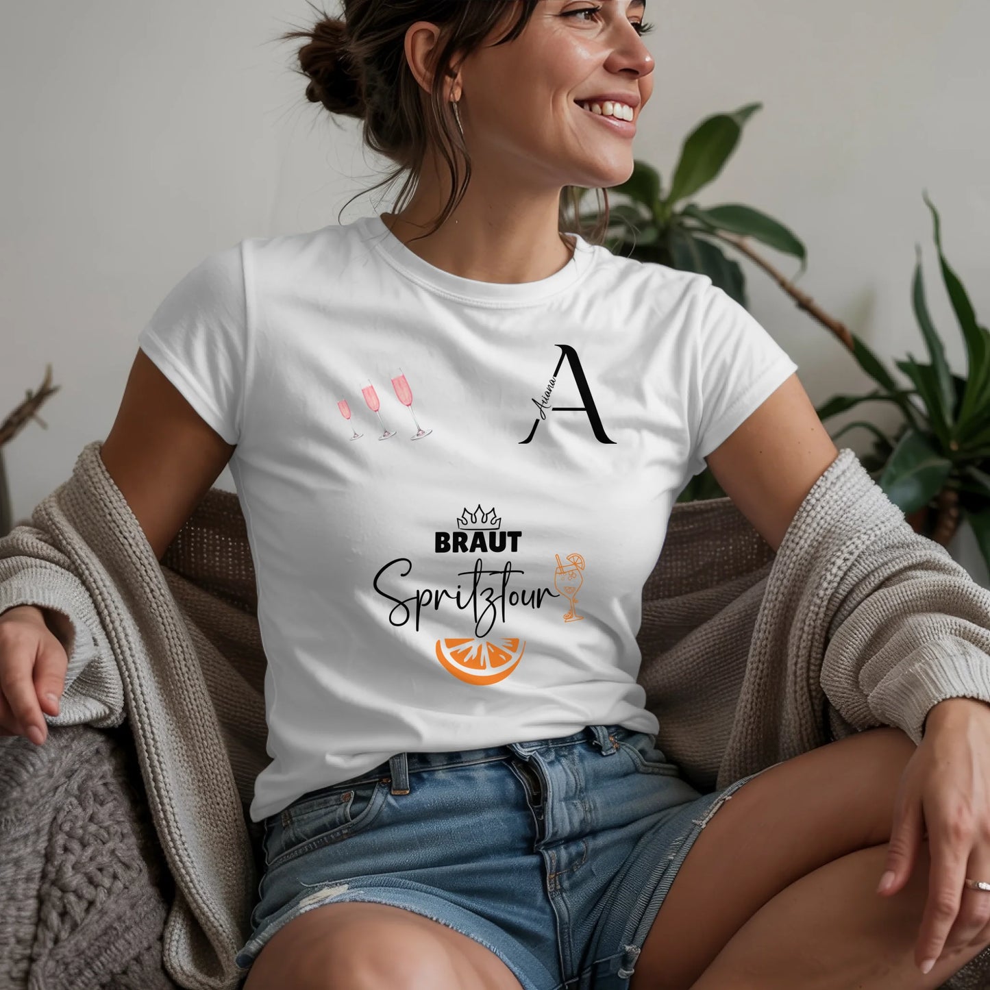 W.02.Damen-T-Shirt-Mockup-Basic-Wohnzimmer-Wolljacke---2