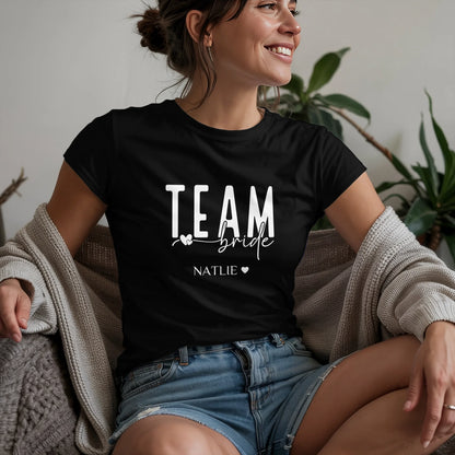 W.02.Damen-T-Shirt-Mockup-Basic-Wohnzimmer-Wolljacke---2