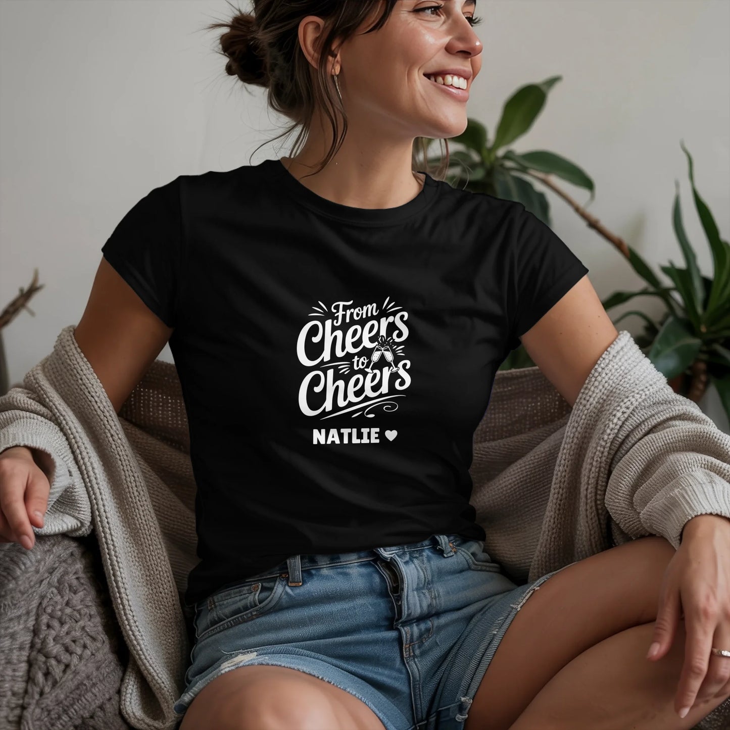 W.02.Damen-T-Shirt-Mockup-Basic-Wohnzimmer-Wolljacke---2