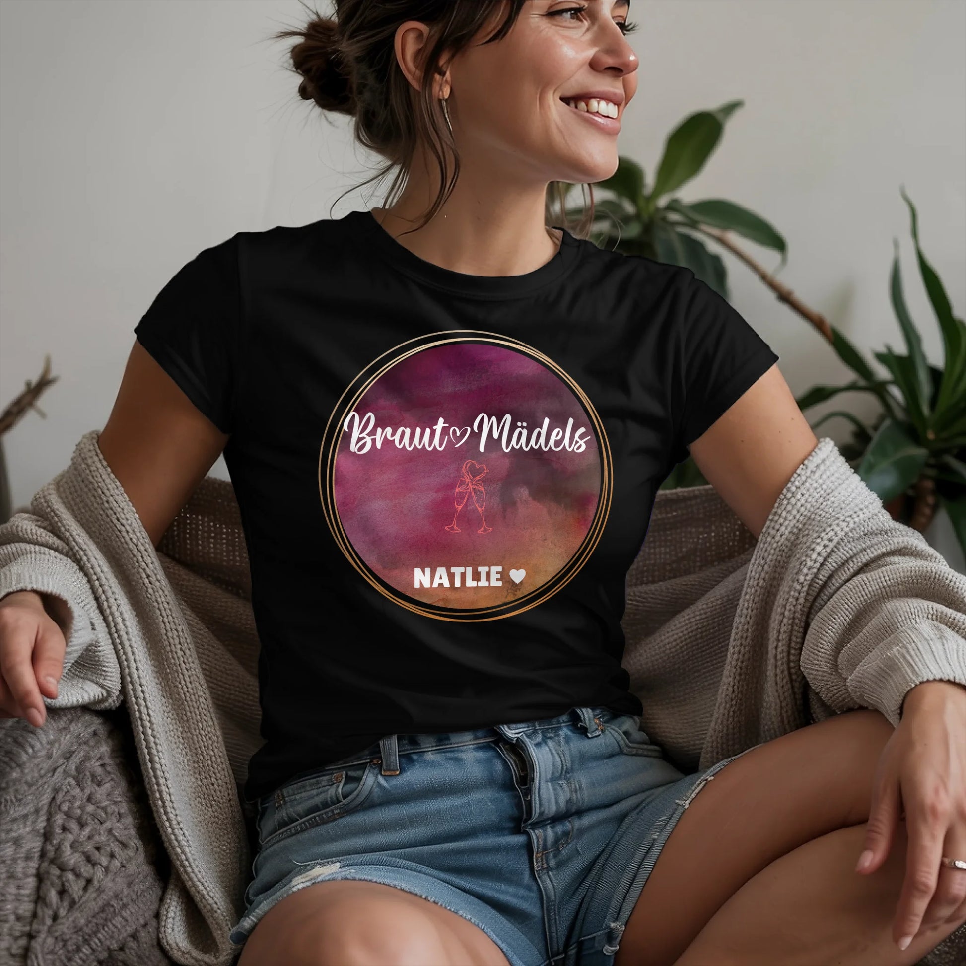 W.02.Damen-T-Shirt-Mockup-Basic-Wohnzimmer-Wolljacke---2