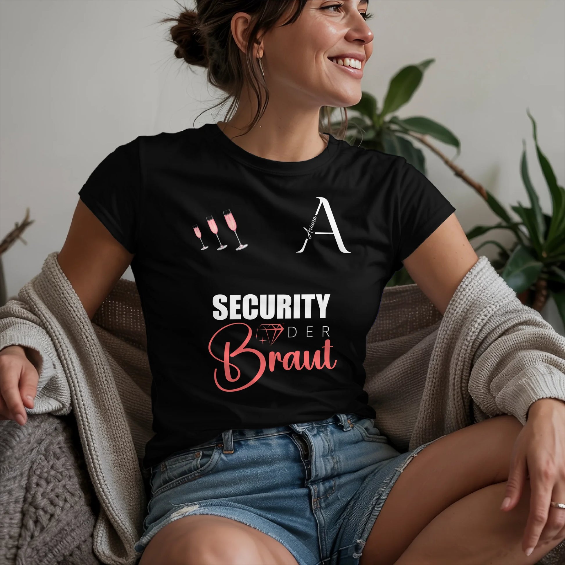 W.02.Damen-T-Shirt-Mockup-Basic-Wohnzimmer-Wolljacke---2