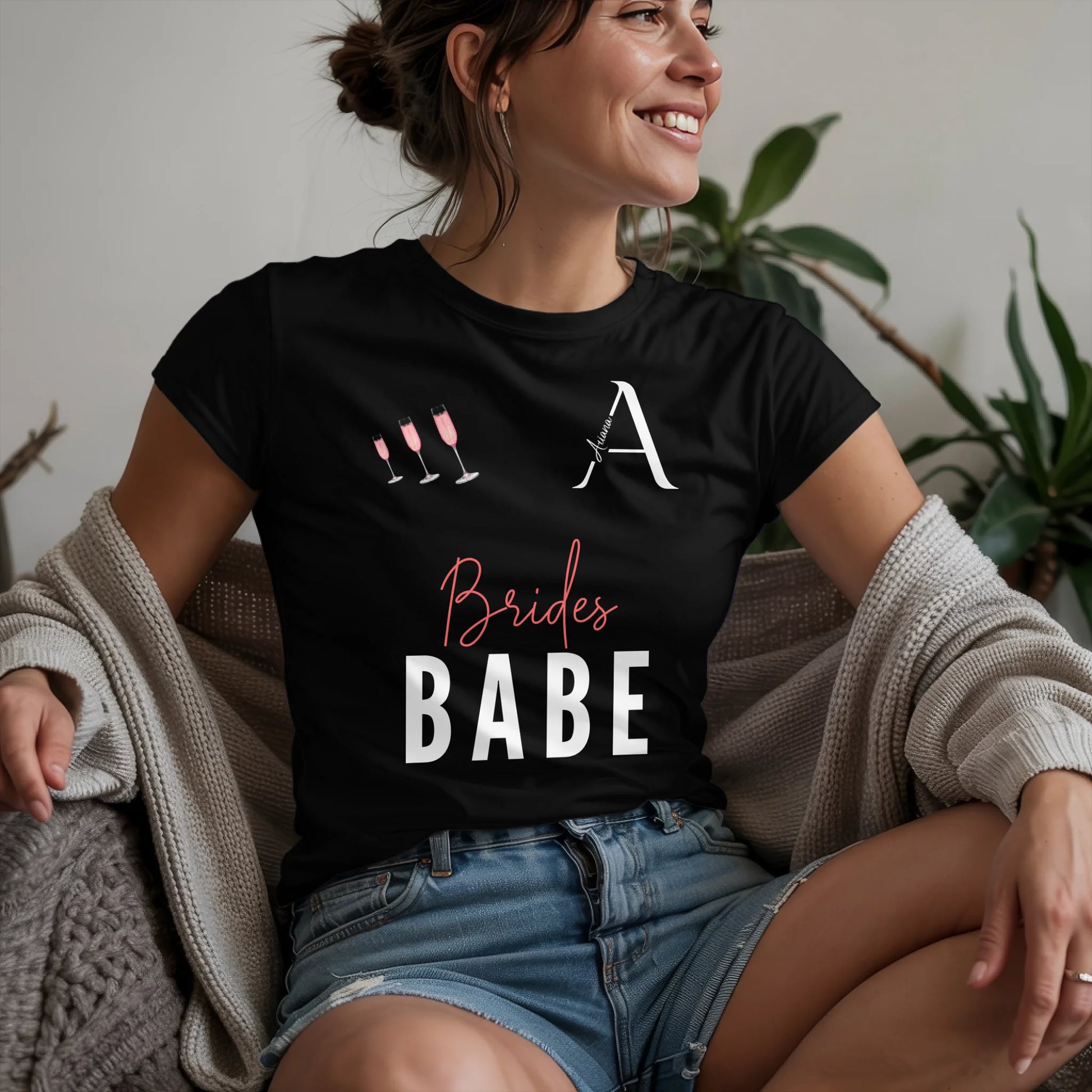 W.02.Damen-T-Shirt-Mockup-Basic-Wohnzimmer-Wolljacke---2