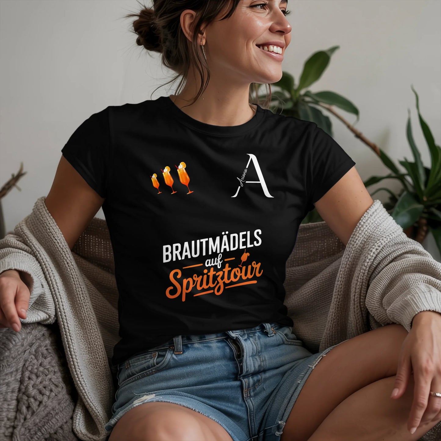 W.02.Damen-T-Shirt-Mockup-Basic-Wohnzimmer-Wolljacke---2