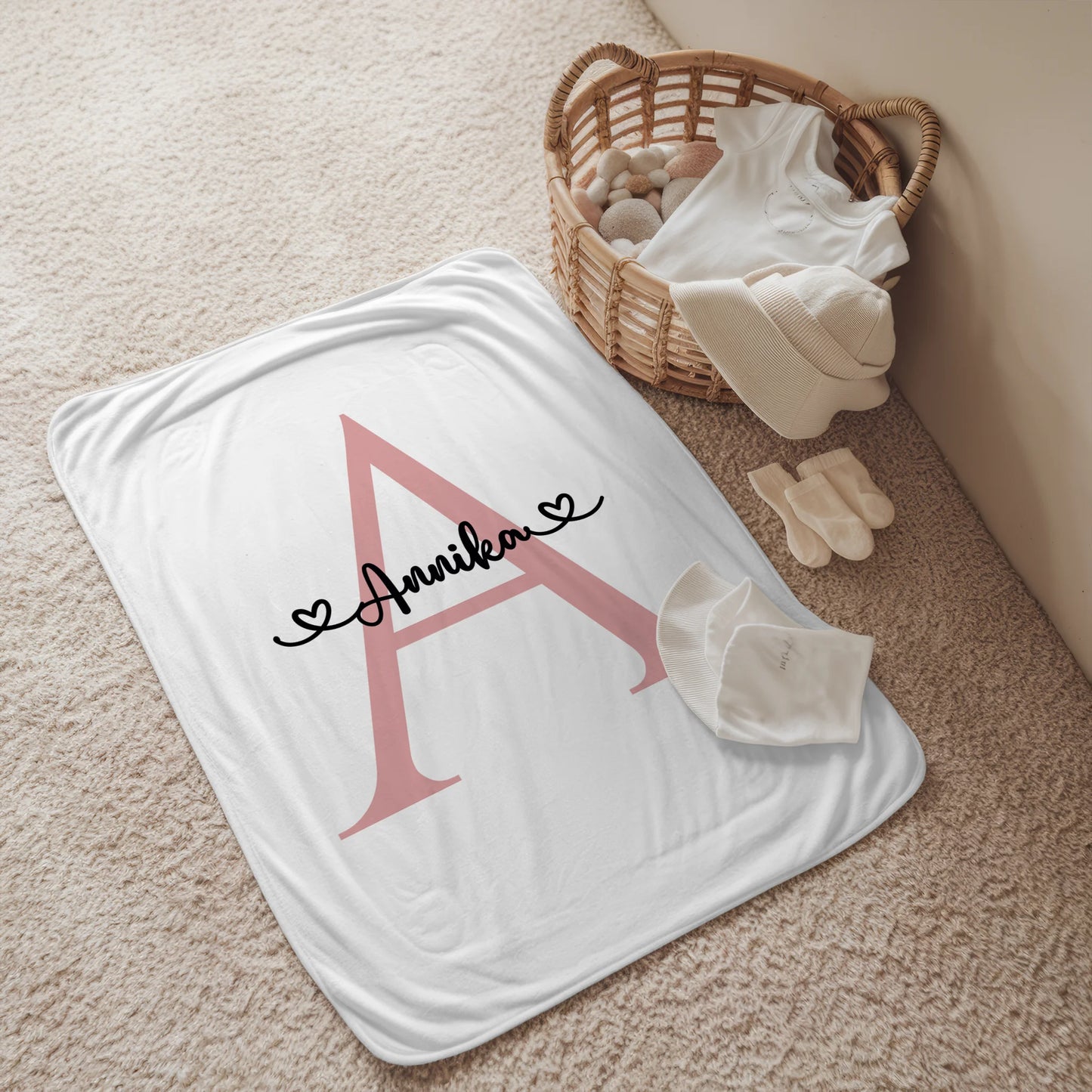 Personalisierte Decke mit Buchstaben A für Mädchen als Geschenkidee