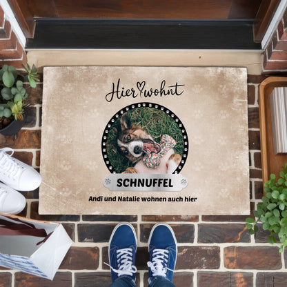 Individuelle Fußmatte Hier Wohnt mit Hundebild 2 Hunde Katzen