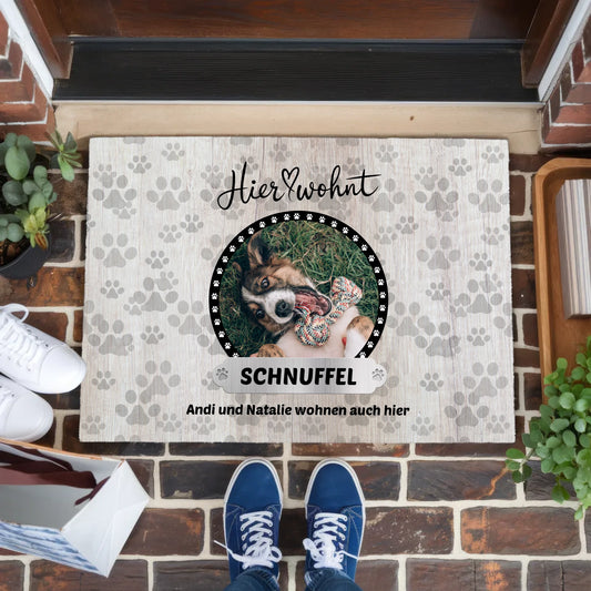 Personalisierte Fußmatte Hier Wohnt Katzen und Hunde mit Name Foto