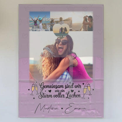 Personalisierte Freundinnen Bild auf Acrylglas mit 4 Fotos und Herz Motiv Sturm voller Lachen
