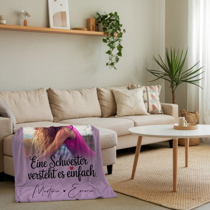 Kuscheldecke Mit Namen 4 Fotos Eine Schwester versteht es personalisiertes Geschenk 4