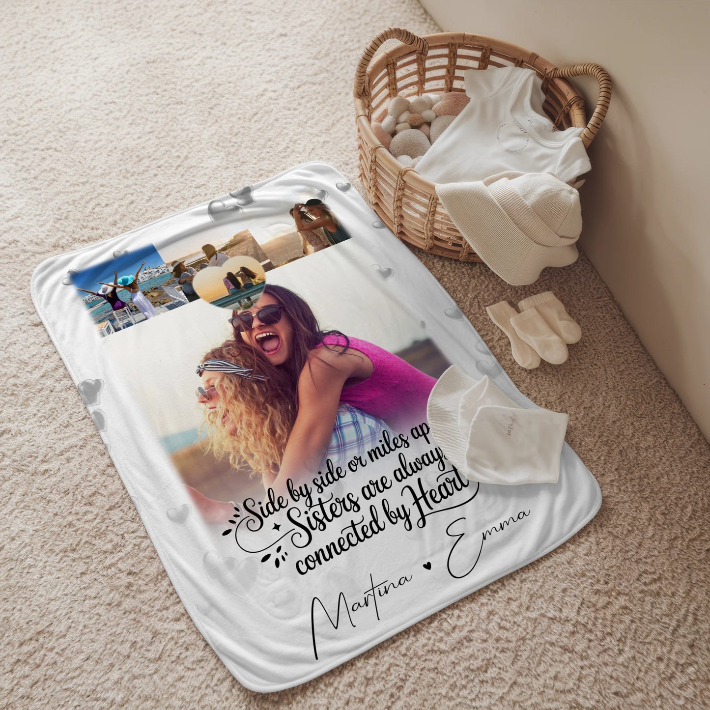 Personalisierte Decke Schwester mit 4 Fotos und kleinem Herz Side by Side 2