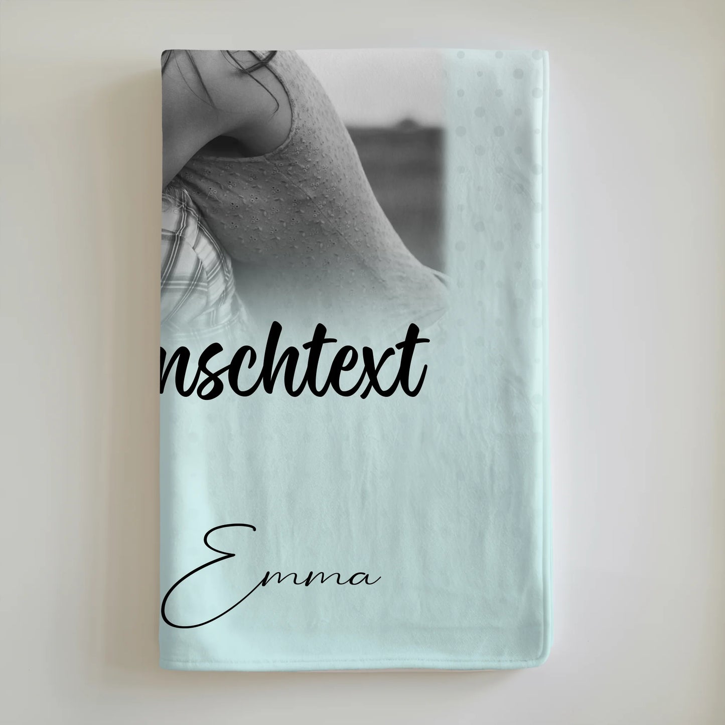 Personalisierte Namensdecke mit 4 Fotos 1 Herz Wunschtext wie Daumen und Zeigefinger 6