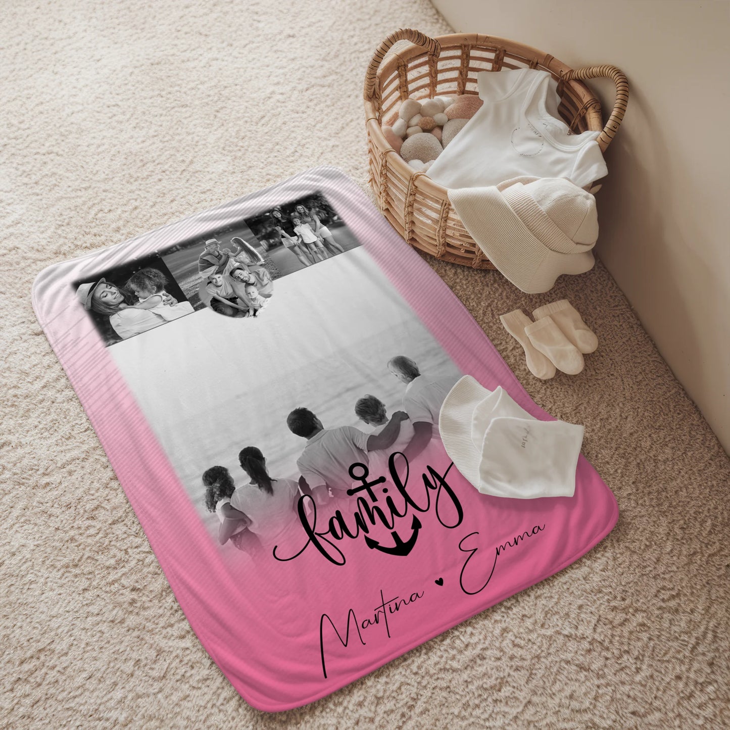 Personalisierte Family Namensdecke mit 4 Fotos und 1 Kleines Herz Foto für besondere Momente 2