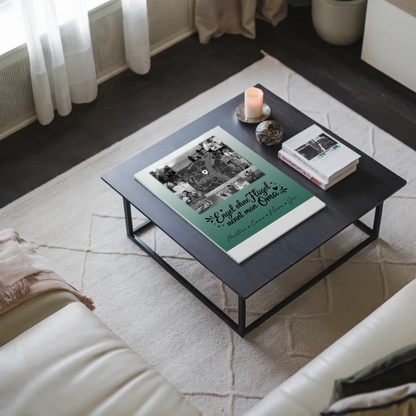 Personalisiertes Oma Plakat Fotoboard mit 10 Fotos und Karte in der Mitte Bruder ist ein Engel Schwarz-Weiß