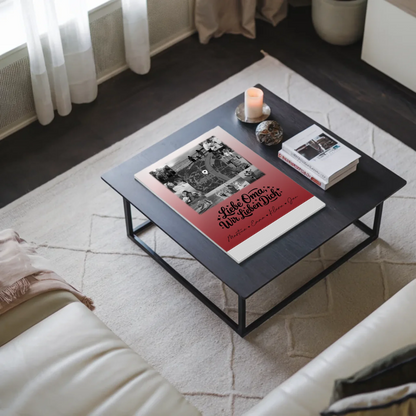 Oma Plakat mit 10 Fotos und Karte in der Mitte Liebe Oma wir lieben Dich Schwarz-Weiß Personalisiertes Geschenk