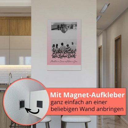 Personalisierter Fotoboard Magnet Poster mit 3 Fotos und Herzmotiv für Bruder Schwarz-Weiß