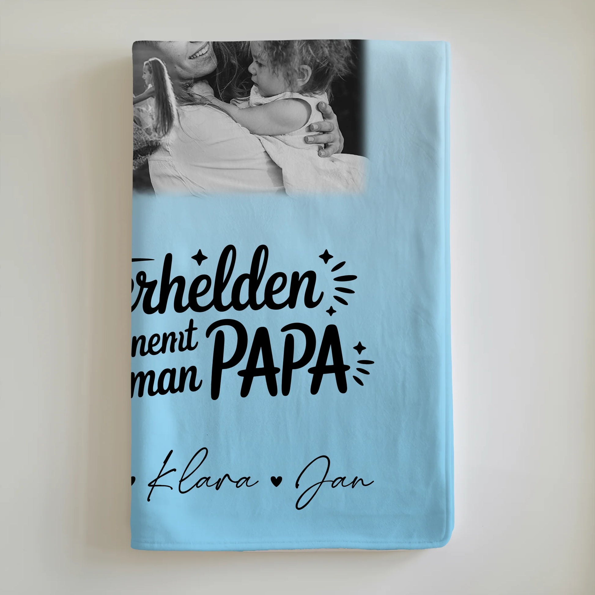 Decke Mit Namen 8 Fotos und 1 Herz Foto Bruder ist mein Held Schwarz-Weiß 6