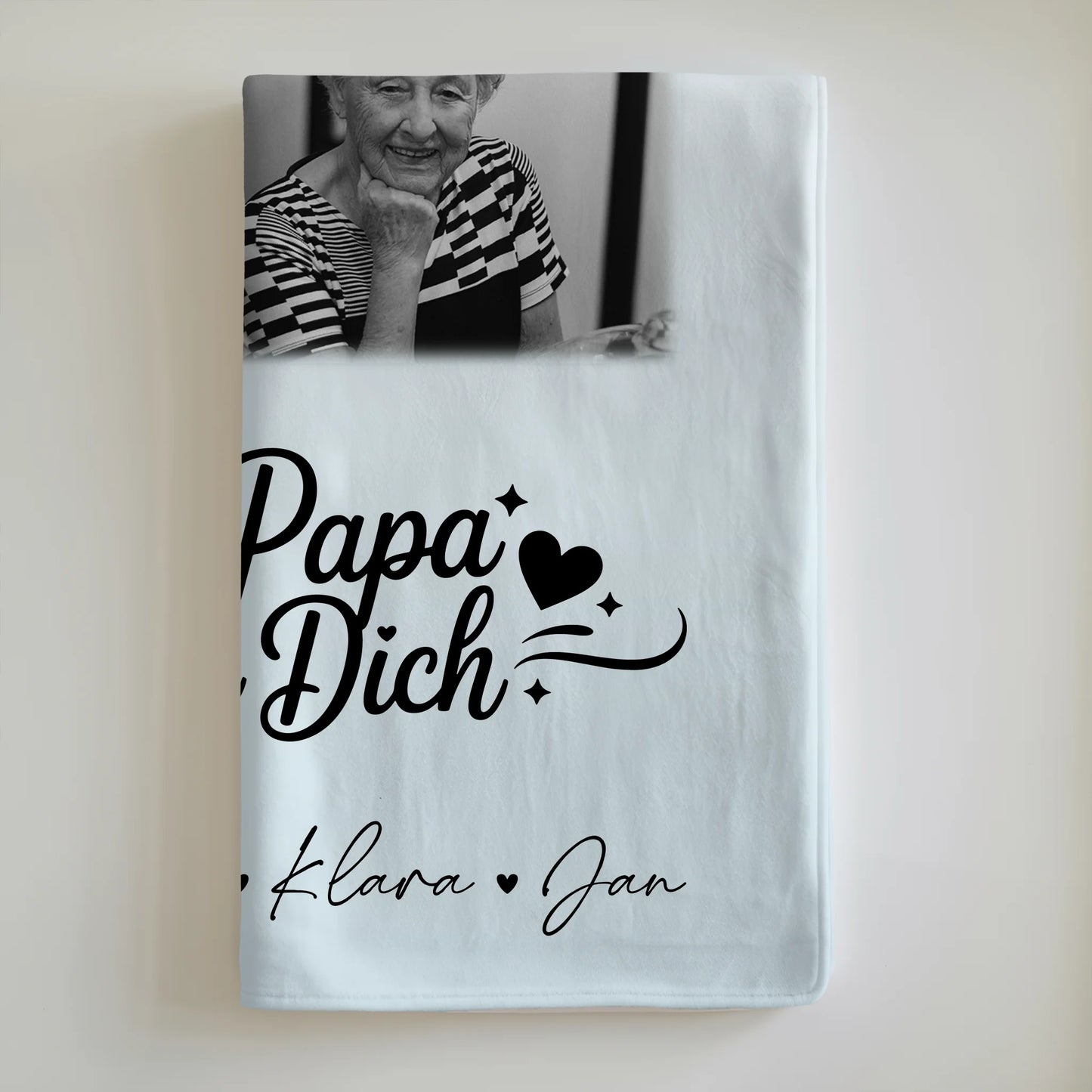 Personalisierte Namensdecke mit 9 Fotos Lieber Papa wir lieben Dich Schwarz-Weiß 6