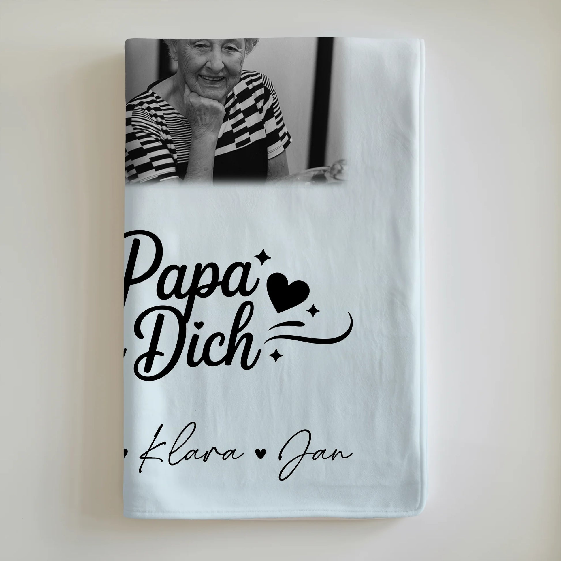 Personalisierte Namensdecke mit 9 Fotos Lieber Papa wir lieben Dich Schwarz-Weiß 6