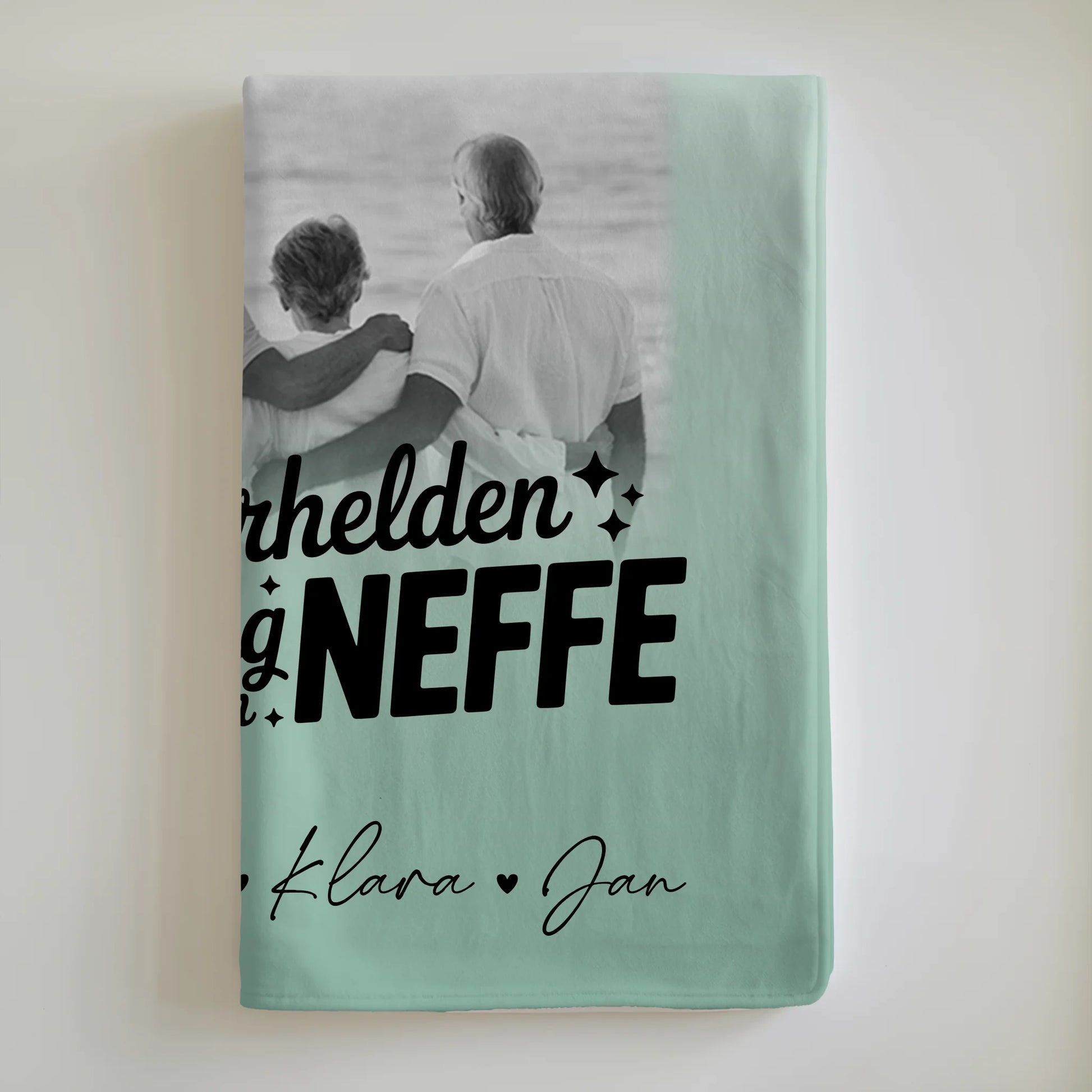 Personalisierte Namensdecke mit 3 Fotos und Herz Foto Bruder ist mein Held Schwarz-Weiß 6