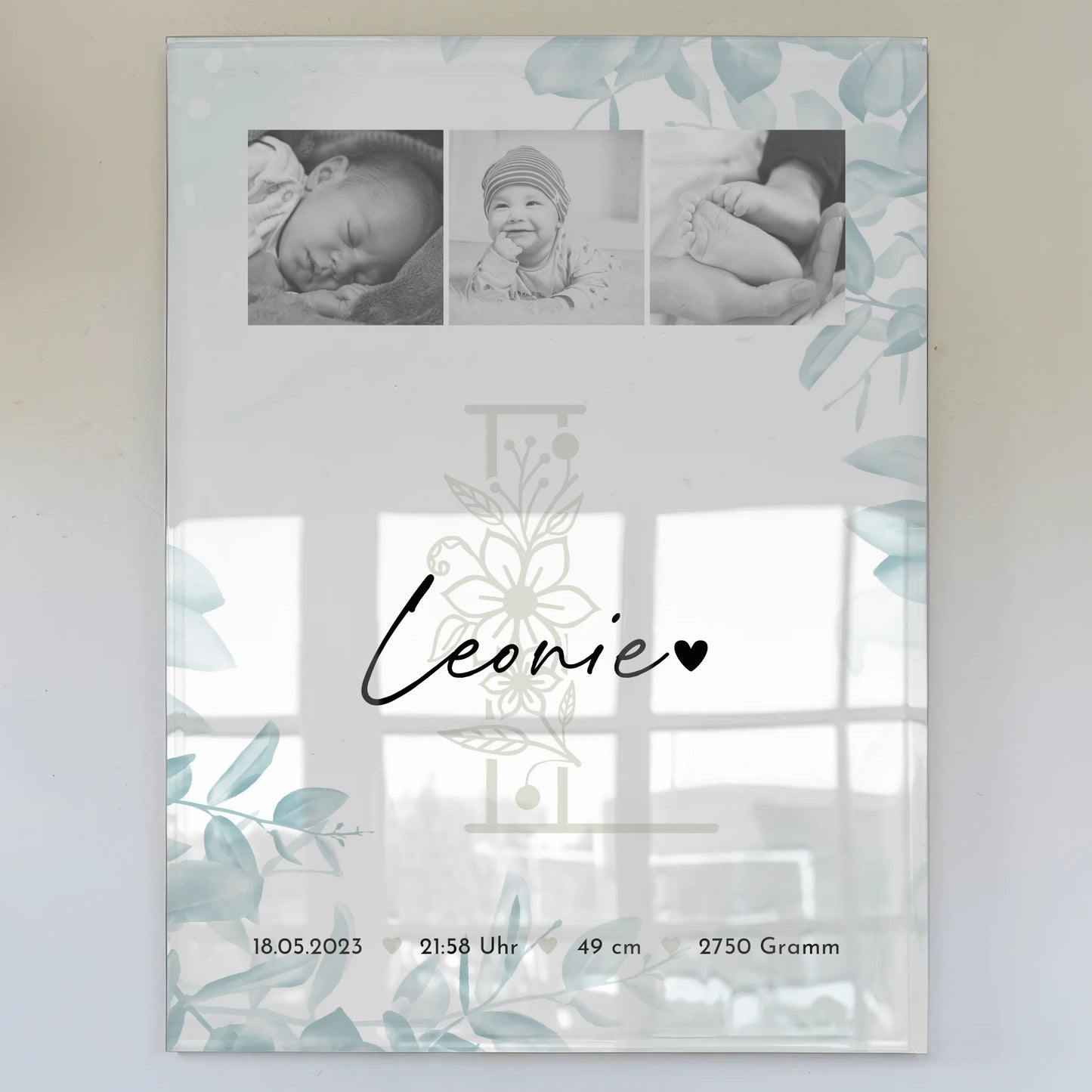 Acrylglas mit Foto zur Geburt - Baby-Fotocollage mit Geburtsdaten im Schwarz-Weiß-Design 1