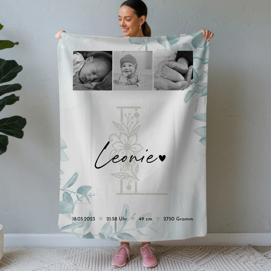 Babydecke zur Geburt mit Namen, Baby-Fotocollage und Geburtsdaten im Schwarz-Weiß-Design 1