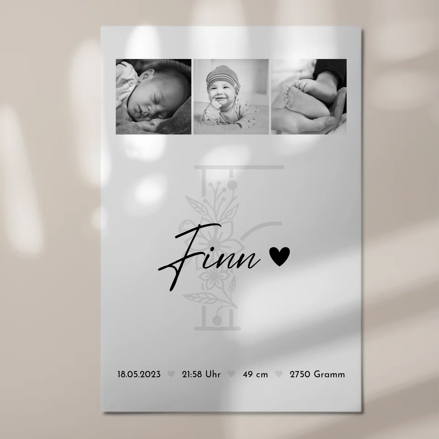 Magnetposter Baby-Fotocollage mit Geburtsdaten & Initial - Black & White
