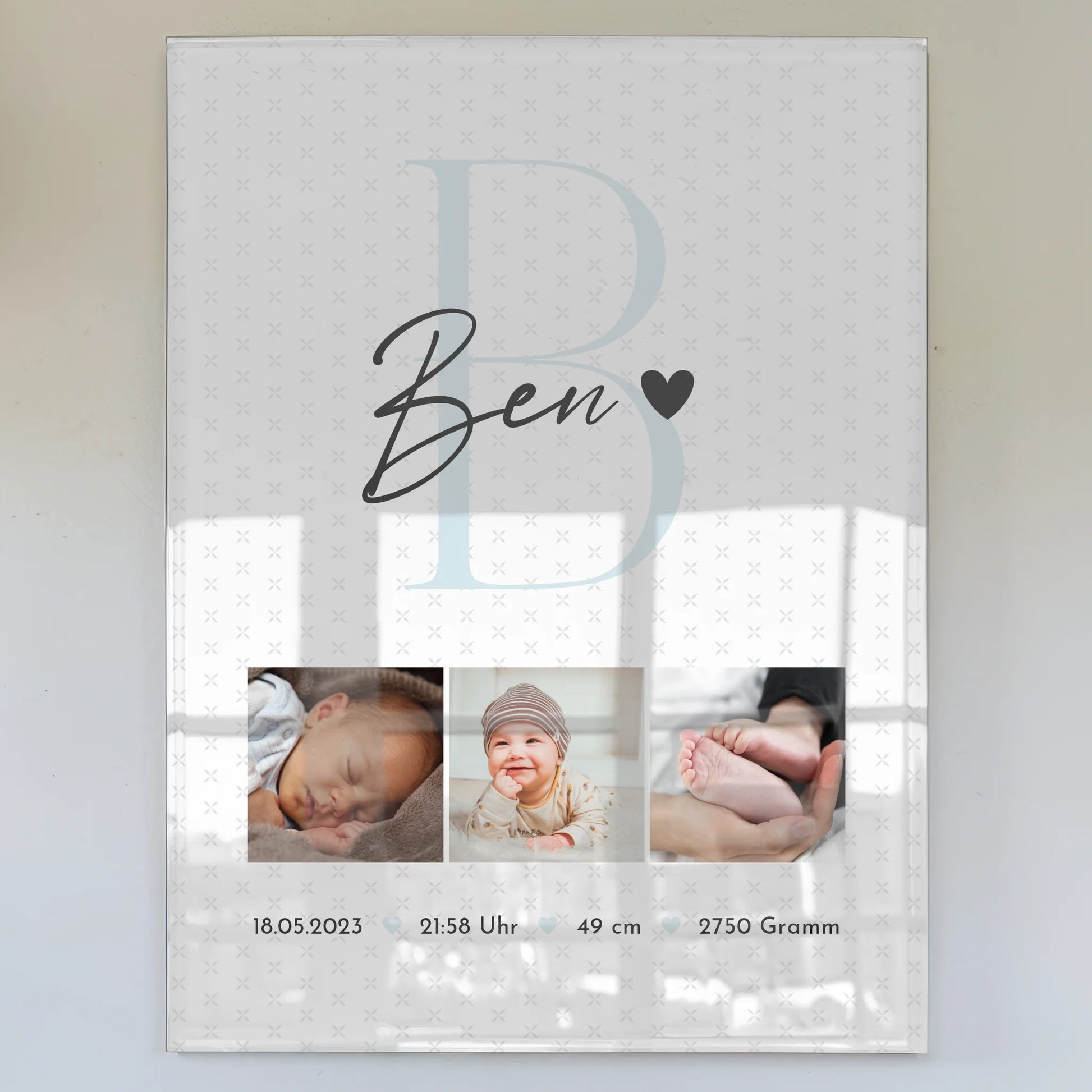 Foto Acrylglas zur Geburt Baby Fotocollage mit Geburtsdaten Initial und Sternchen Muster 1