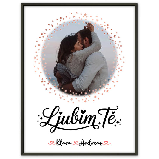 Pärchen Poster Personalisiert mit Foto, Namen & Ljubim te - Hintergrund & eigenem Spruch