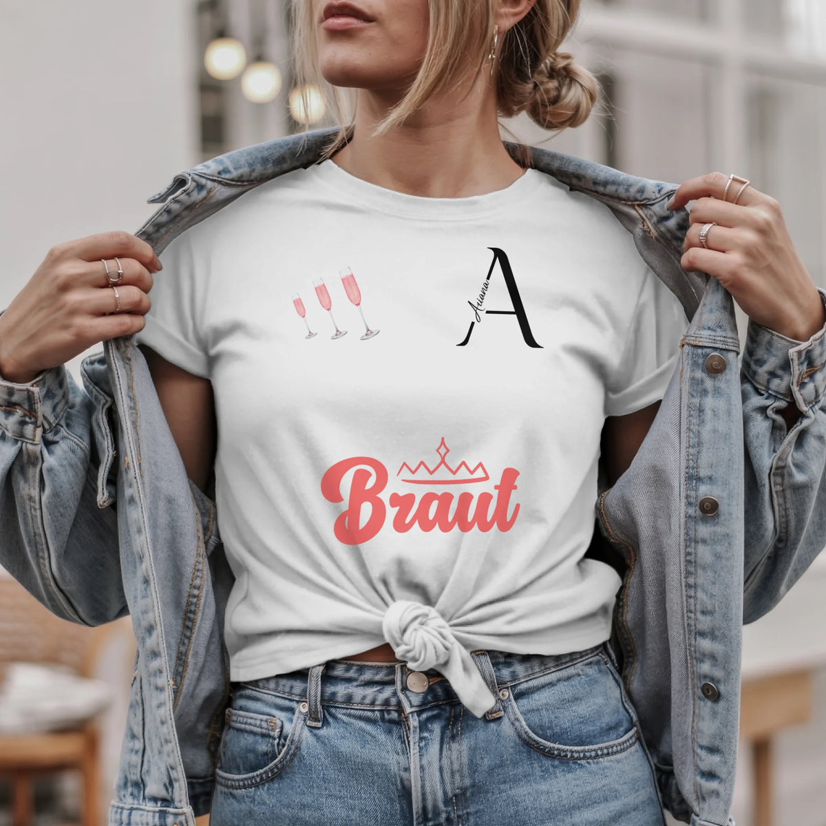 W.03.Damen-T-Shirt-Mockup-Basic HELL mit Jeansjacke