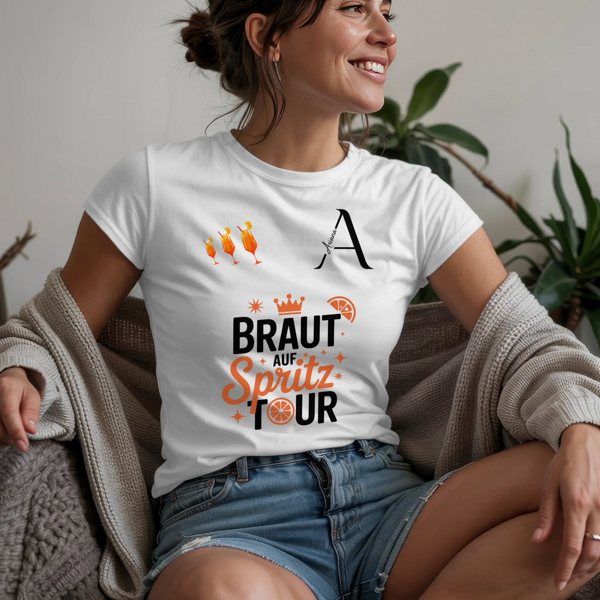 W.02.Damen-T-Shirt-Mockup-Basic-Wohnzimmer-Wolljacke---2